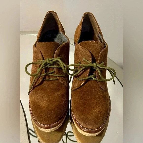 Gently Worn Oxford Pumps BCBGeneration Rust Suede Shoes, Size 8.5 - Picture 1 of 11